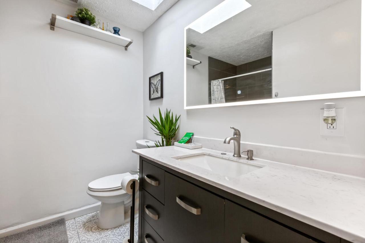 Pristine Townhouse With Rooftop Deck Near Canton! Baltimore Zewnętrze zdjęcie